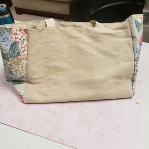 Tote bag